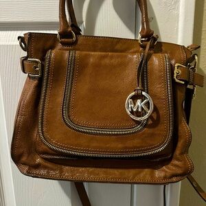 MK purse, great condition! Whiling to take offers!